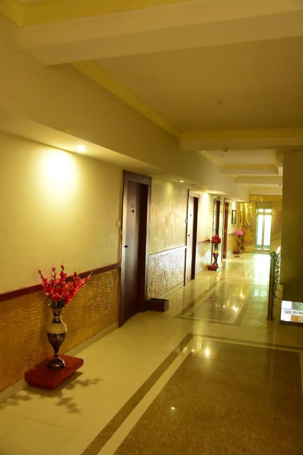 Hotel Shiv International Bhachau 외부 사진