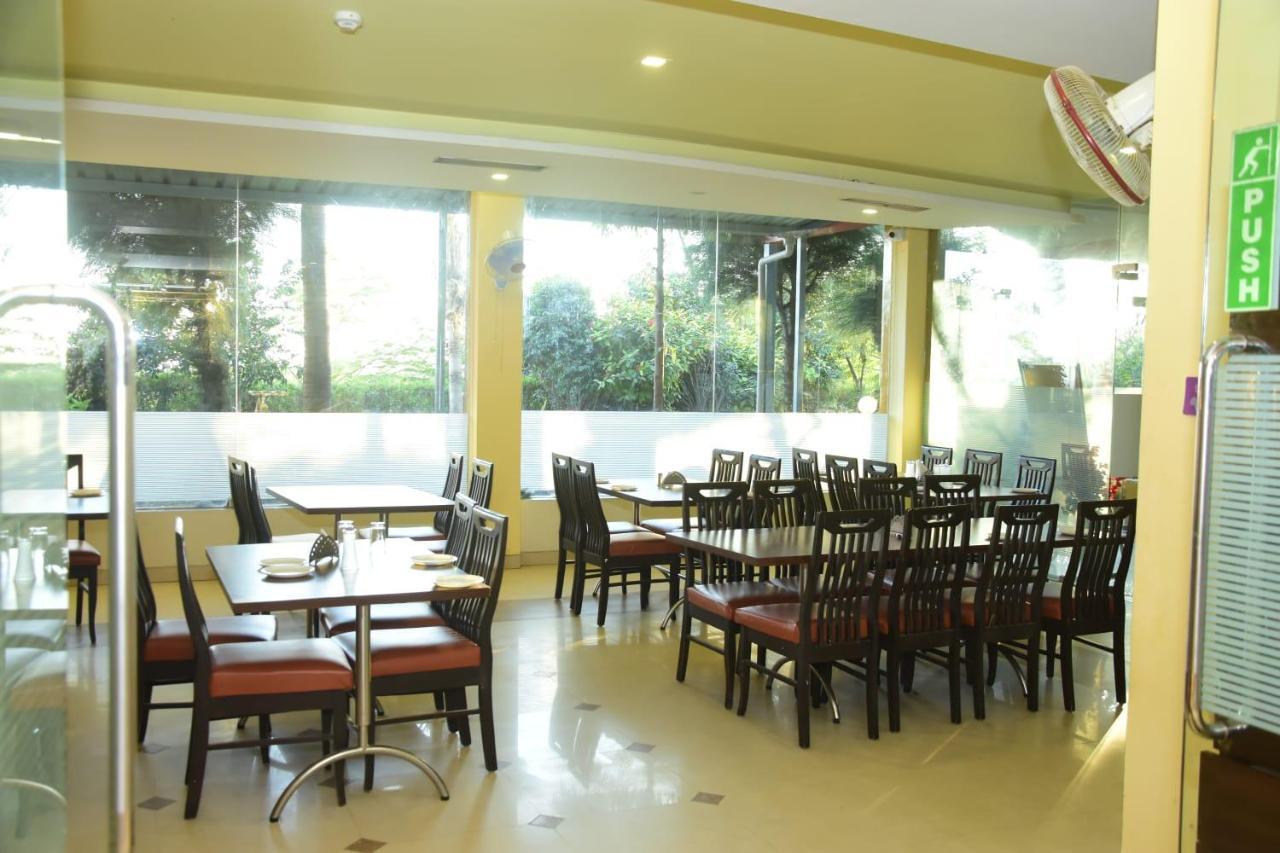 Hotel Shiv International Bhachau 외부 사진