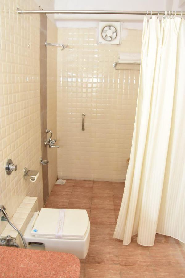 Hotel Shiv International Bhachau 외부 사진