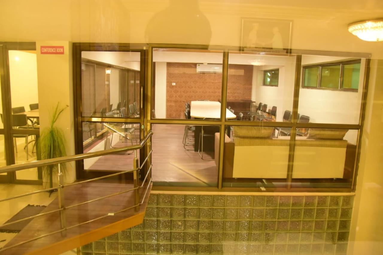 Hotel Shiv International Bhachau 외부 사진