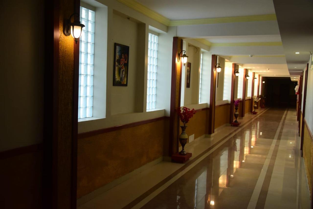 Hotel Shiv International Bhachau 외부 사진