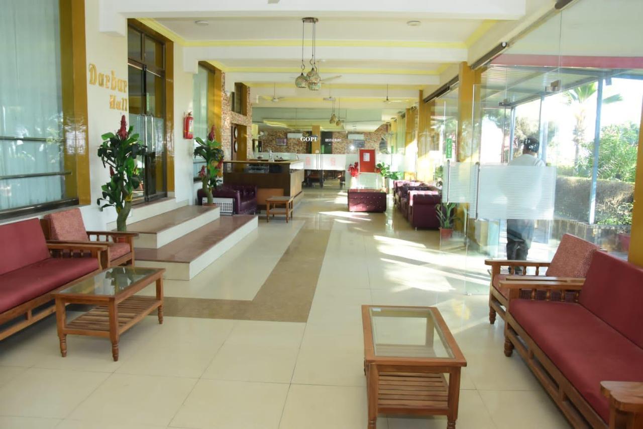 Hotel Shiv International Bhachau 외부 사진